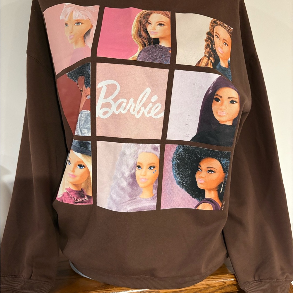 Barbie 2023 Mattel Hybrid Apparel women’s Brown crew Sweatshirt w/Doll Print Med